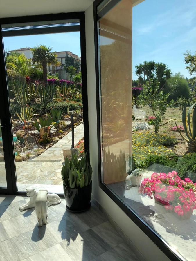 La Casa Di Sissi B&B Sanremo Bagian luar foto