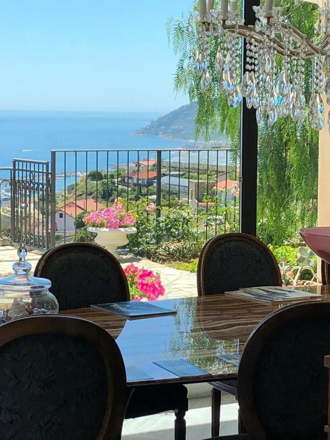 La Casa Di Sissi B&B Sanremo Bagian luar foto